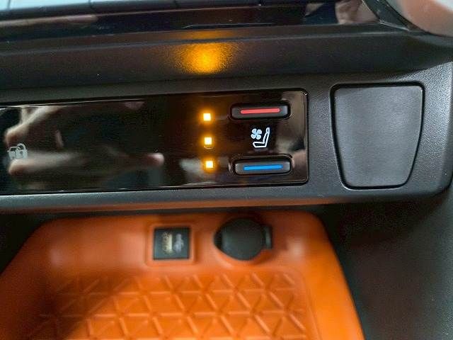 TOYOTA RAV4 4WD 2023