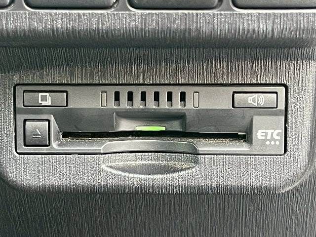 TOYOTA PRIUS Alpha 2018