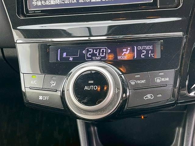 TOYOTA PRIUS Alpha 2018