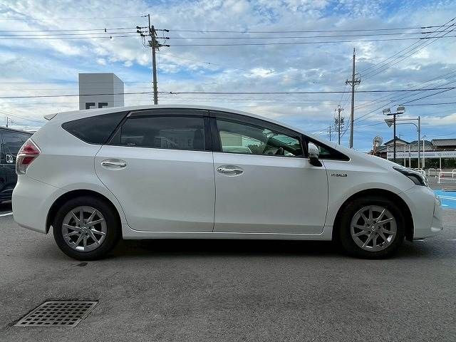 TOYOTA PRIUS Alpha 2018