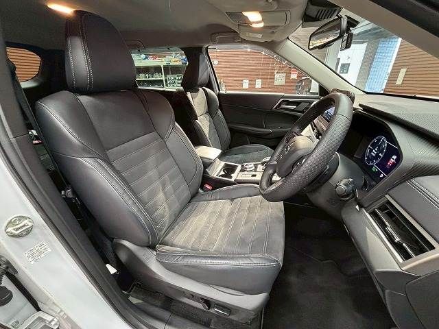 MITSUBISHI OUTLANDER PHEV 2023