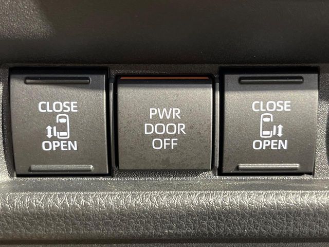 TOYOTA SIENTA HYBRID 2023