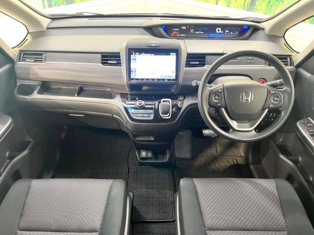 HONDA FREED HYBRID 2022