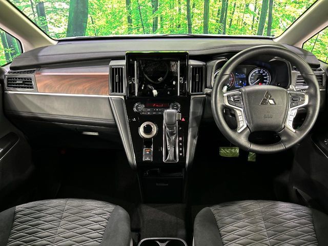 MITSUBISHI DELICA D:5 4WD 2024