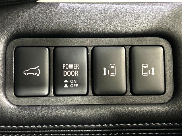 MITSUBISHI DELICA D:5 4WD 2024