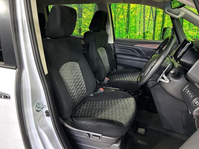 MITSUBISHI DELICA D:5 4WD 2024