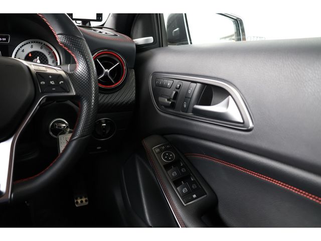 MERCEDES BENZ MERCEDES BENZ A class 2015