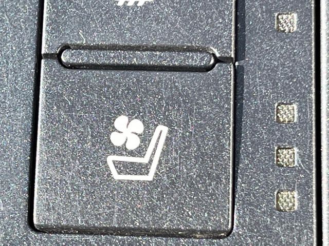 TOYOTA LEXUS IS300h 2016