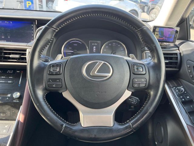 TOYOTA LEXUS IS300h 2016