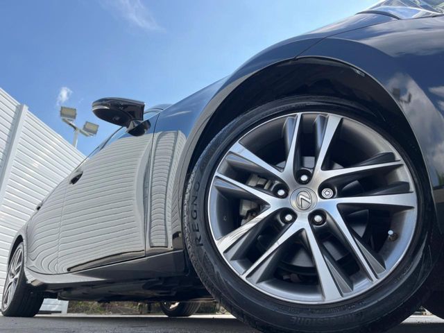 TOYOTA LEXUS IS300h 2016