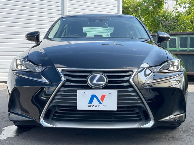 TOYOTA LEXUS IS300h 2016