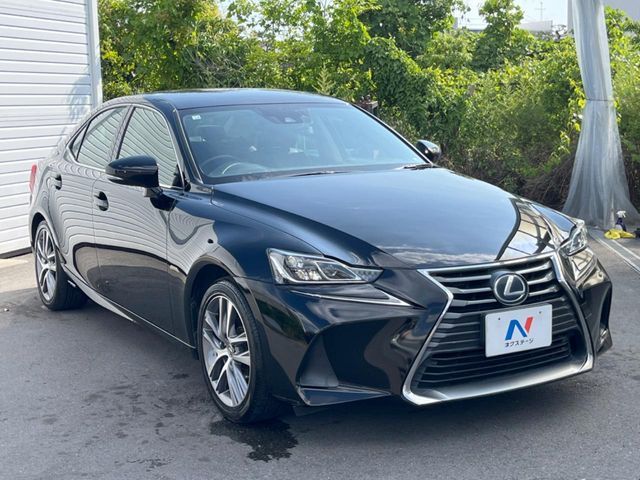 TOYOTA LEXUS IS300h 2016