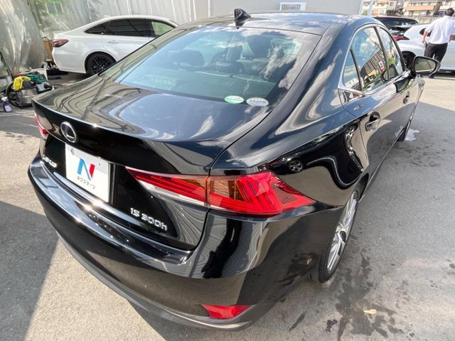 TOYOTA LEXUS IS300h 2016