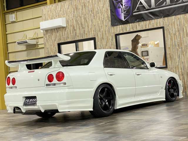 NISSAN SKYLINE 1998