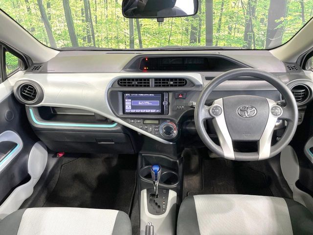 TOYOTA AQUA 2012
