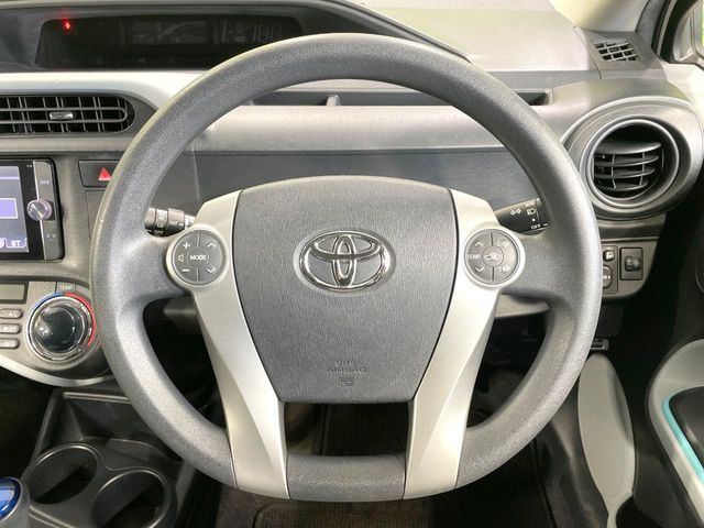 TOYOTA AQUA 2012