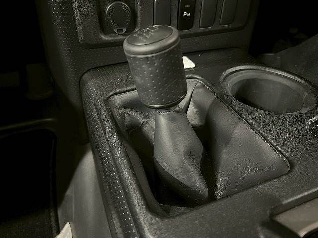 TOYOTA FJ CRUISER 4WD 2017