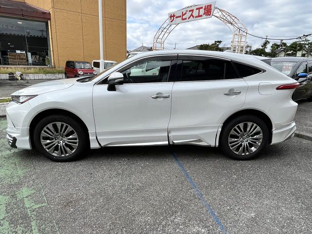 TOYOTA HARRIER HYBRID 2023