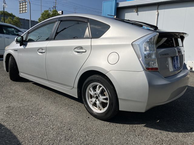 TOYOTA PRIUS 2010