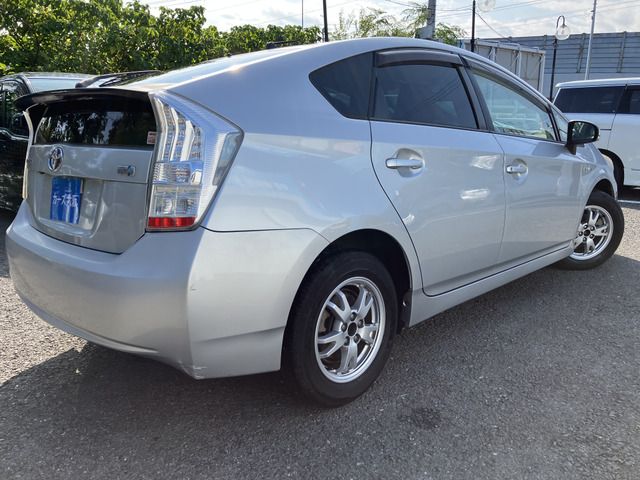 TOYOTA PRIUS 2010