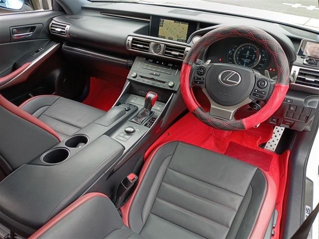 TOYOTA LEXUS IS300h 2015