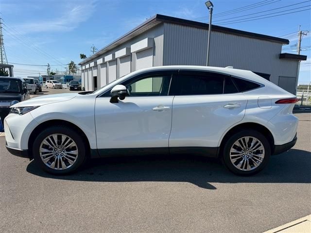 TOYOTA HARRIER HYBRID 2022