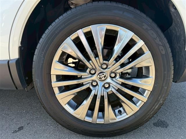 TOYOTA HARRIER HYBRID 2022