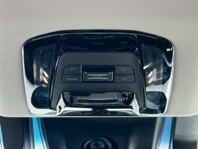 TOYOTA HARRIER HYBRID 2022