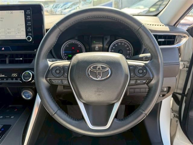 TOYOTA HARRIER HYBRID 2022