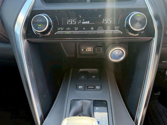 TOYOTA HARRIER HYBRID 2022