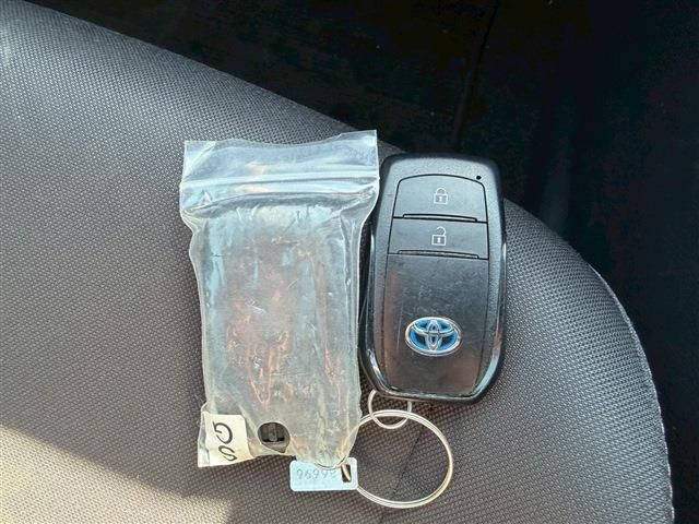 TOYOTA HARRIER HYBRID 2022