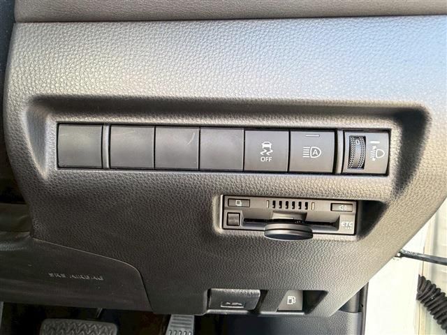 TOYOTA HARRIER HYBRID 2022