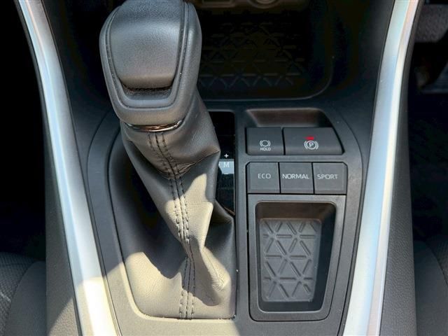 TOYOTA RAV4 2WD 2022