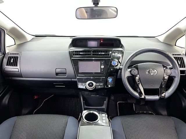 TOYOTA PRIUS Alpha 2016