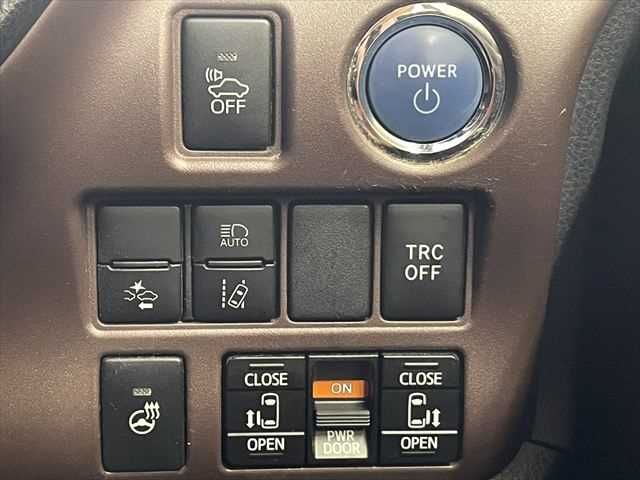 TOYOTA ESQUIRE HYBRID 2018