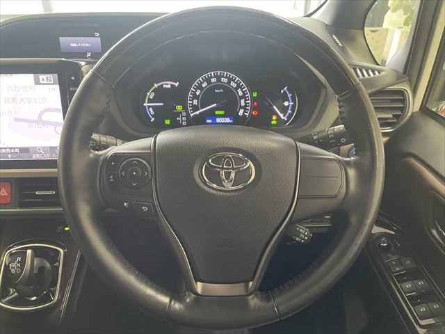 TOYOTA ESQUIRE HYBRID 2018