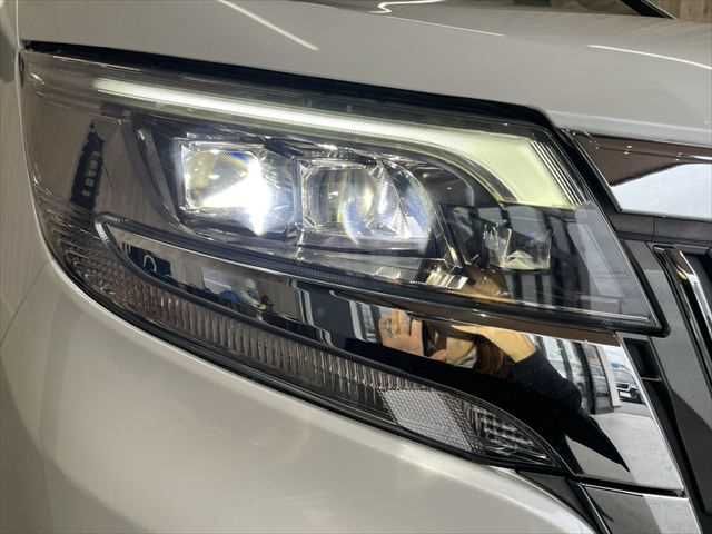 TOYOTA ESQUIRE HYBRID 2018