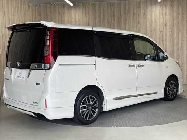 TOYOTA ESQUIRE HYBRID 2018