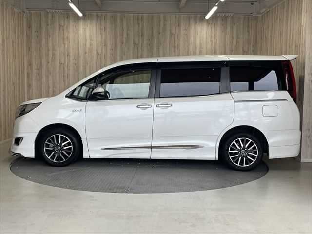 TOYOTA ESQUIRE HYBRID 2018