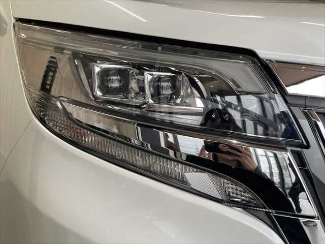 TOYOTA ESQUIRE HYBRID 2018