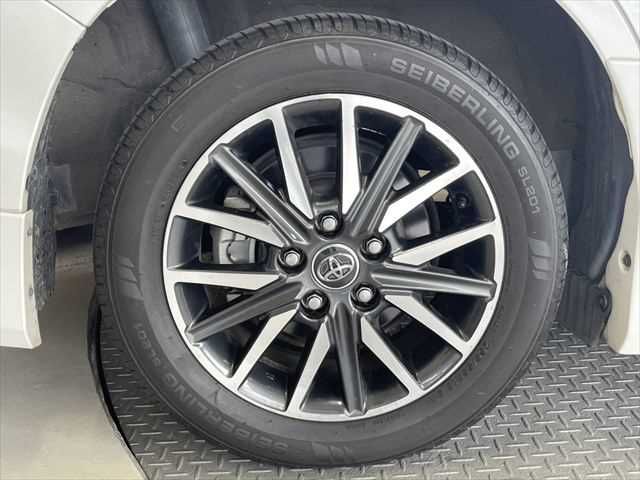 TOYOTA ESQUIRE HYBRID 2018