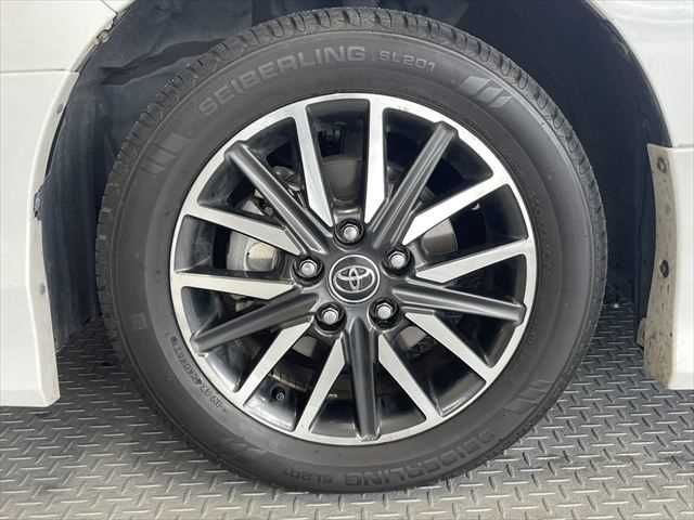 TOYOTA ESQUIRE HYBRID 2018