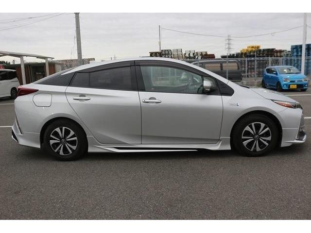 TOYOTA PRIUS PHV 2017