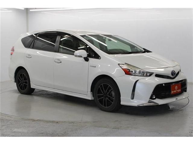 TOYOTA PRIUS Alpha 2015