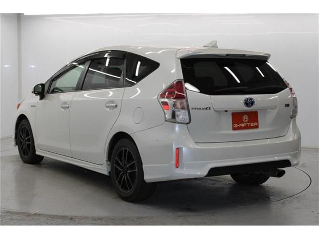 TOYOTA PRIUS Alpha 2015