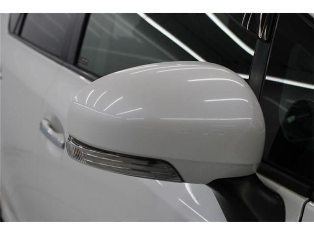 TOYOTA PRIUS Alpha 2015