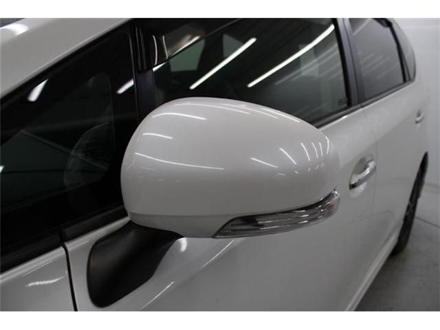 TOYOTA PRIUS Alpha 2015