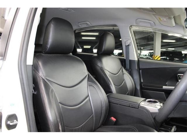 TOYOTA PRIUS Alpha 2015