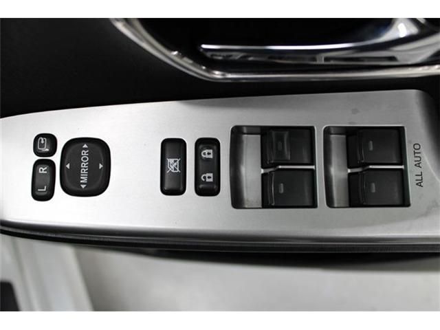 TOYOTA PRIUS Alpha 2015