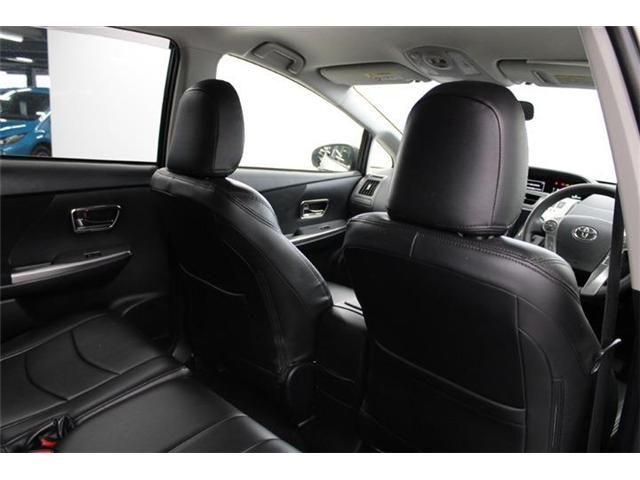 TOYOTA PRIUS Alpha 2015